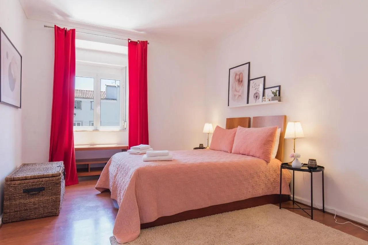 Charming Chiado 2Bedr W/Balcony And View Daire Lisboa Portekiz